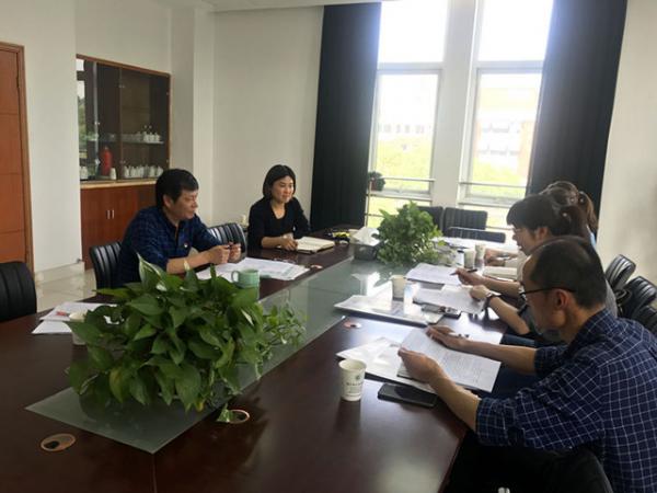 05161經(jīng)開區(qū)文明辦領導來我院考察調(diào)研省級文明單位創(chuàng)建工作-顧君2_副本.jpg