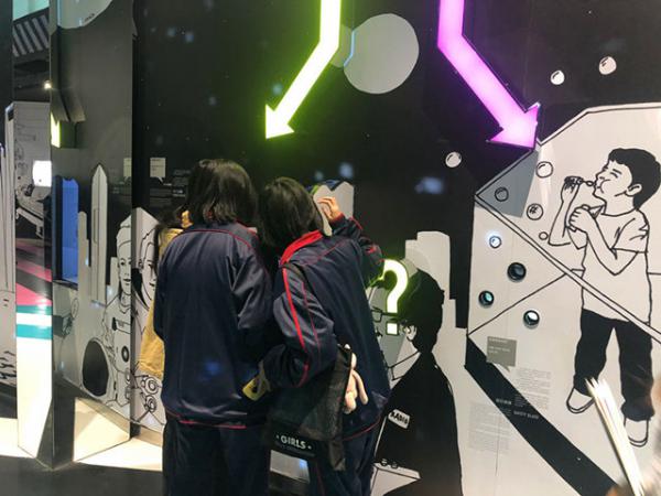 121603玻璃的魅力——記藝術(shù)系平面組活動(dòng)-鈕雪梅4_副本.jpg
